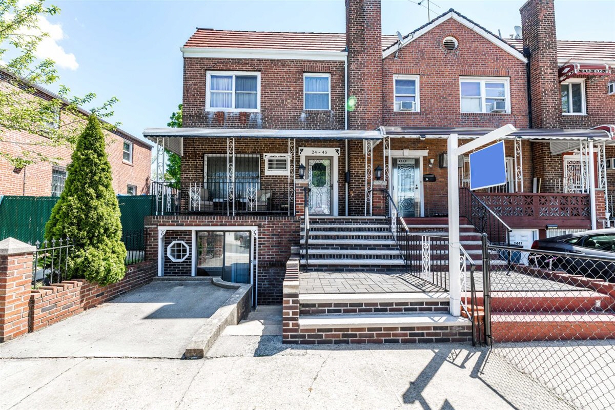 24-45 92nd St, East Elmhurst, NY, 11369 United States